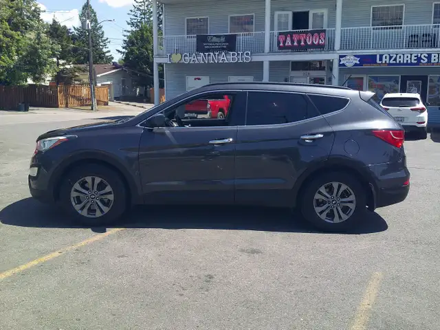 2015 Hyundai Santa Fe Sport Premium AWD in Cars & Trucks in Ottawa - Image 5