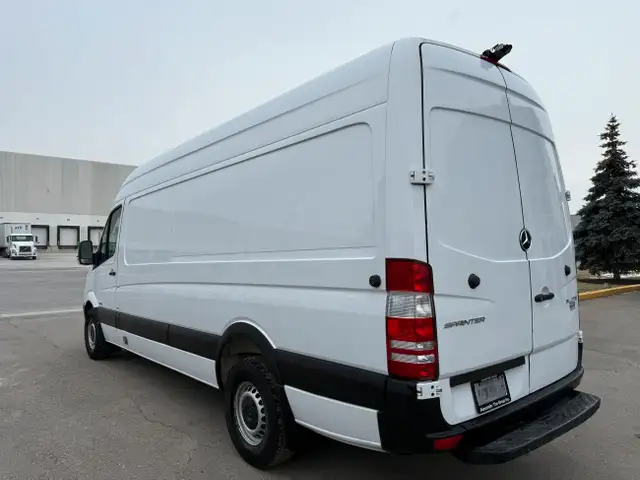 2016 Mercedes-Benz Sprinter Cargo Van Mercedes Sprinter - REEFER in Cars & Trucks in Oakville / Halton Region - Image 24