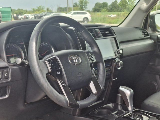 2021 Toyota 4Runner TRD Off-Road | Leather | Sunroof | Nav in Cars & Trucks in Guelph - Image 2