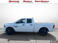 2022 RAM 1500 CLASSIC EXPRESS QUAD CAB 4X4 Bright White Black Cloth Bucket Seats 5.7L HEMI V8 - Nigh... (image 2)