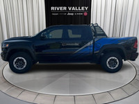ALLOY WHEELS, NAVIGATION SYSTEM, HEATED FRONT SEATS, PANIC ALARM, TRACTION CONTROL, HEATED STEERING... (image 5)