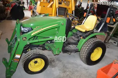 JD 200CX Loader & Bucket. Rollbar. Turf Tires. 3pth & PTO. Front Guard. 23x8.50-12 Front Rubber & 31...