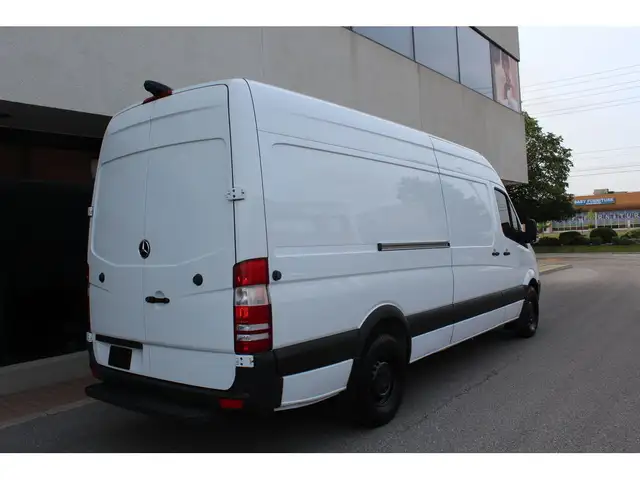 2017 Mercedes-Benz Sprinter 170\" - \"3.0L DIESEL\" - \"REAR HEA in Cars & Trucks in City of Toronto - Image 20