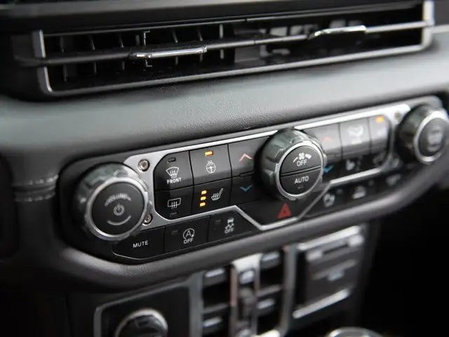 2025 Jeep Wrangler Sahara 4x4, Off-Road Camera, Heated McKinley in Cars & Trucks in Calgary - Image 17