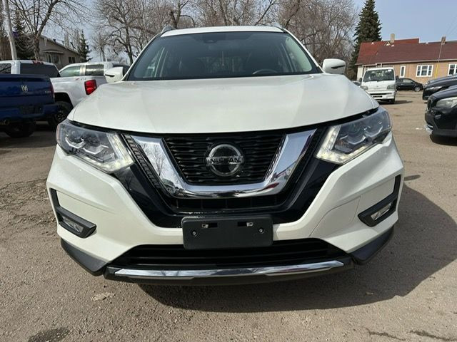 2019 NISSAN ROGUE SL AWD 2.5L boasting at 70,026 kilometers in Cars & Trucks in Edmonton - Image 2