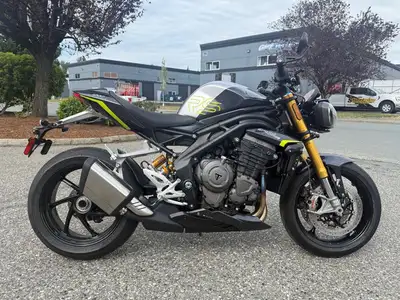 Engine Type: Horizontal In-line Displacement: 70.8 cu. in. (1160 cc) Bore and Stroke: Bore: 3.54 in....