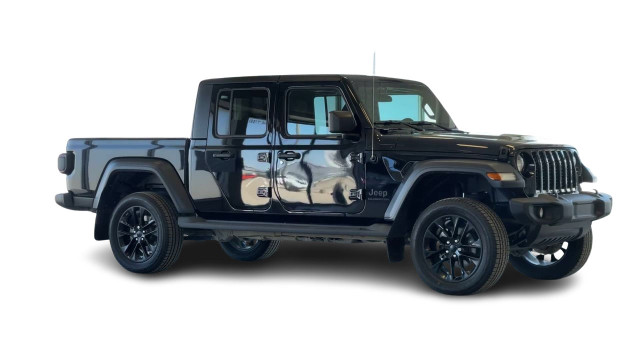 2020 Jeep Gladiator 4x4 Sport Fresh Trade! Lift! Local Unit! in Cars & Trucks in Regina - Image 2