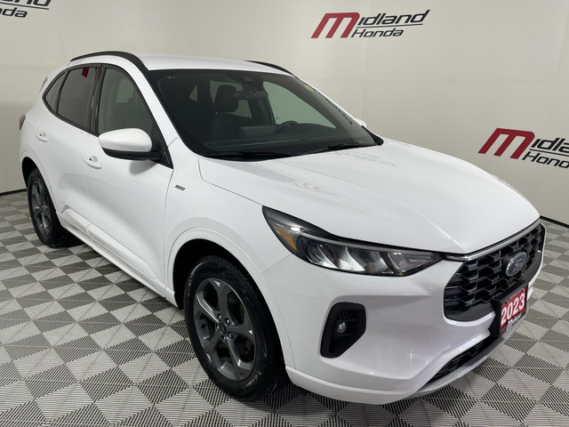 2023 Ford Escape ST- Line Select AWD 2.0L in Cars & Trucks in Barrie
