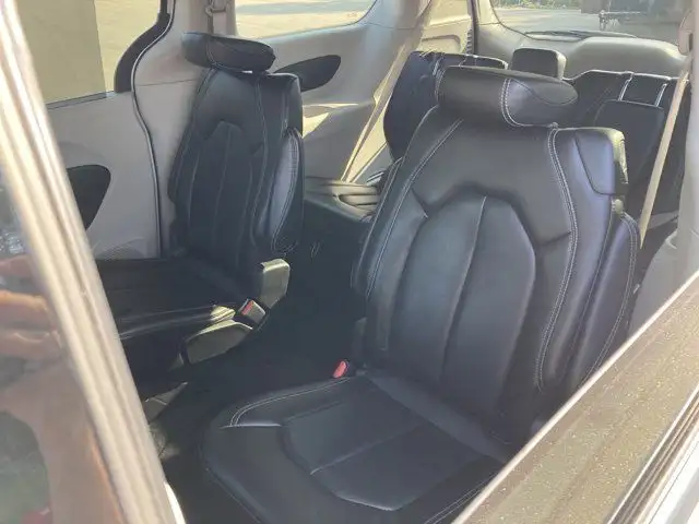2023 Chrysler Pacifica Touring L in Cars & Trucks in Hamilton - Image 18