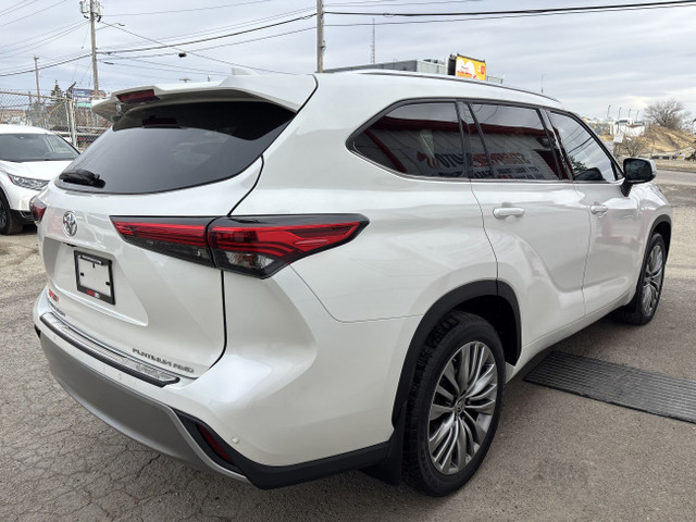 2020 Toyota Highlander PLATINUM | AWD | 7 PASSENGER | HEATED LEA in Cars & Trucks in Calgary - Image 4