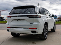 | PREVIOUS DEALER DEMO | Step into premium performance and luxury with the 2025 Jeep Grand Cherokee... (image 9)