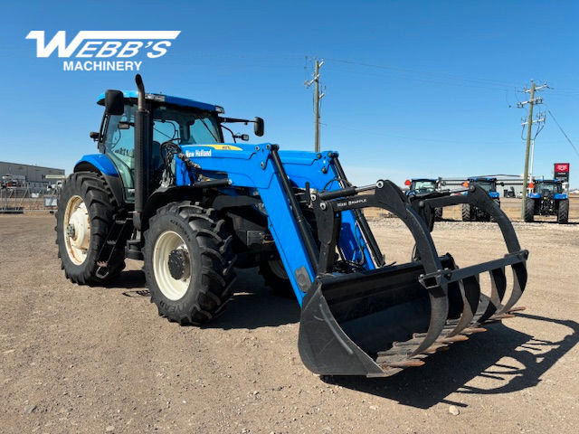 2009 NEW HOLLAND T7030 LOADER TRACTOR in Farming Equipment in Saskatoon - Image 3