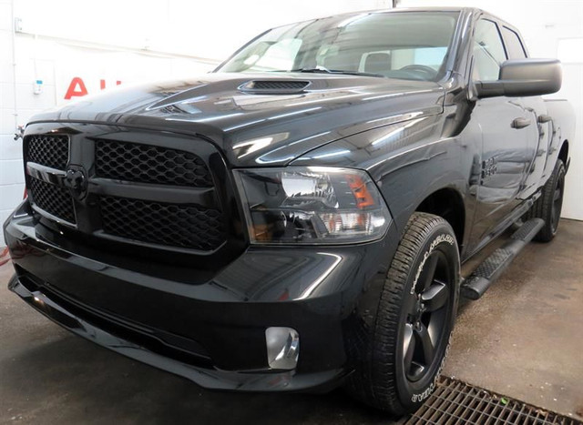 2021 RAM 1500 CLASSIC EXPRESS 4X4 NIGHT EDITION SUBZERO PACKAGE  in Cars & Trucks in Laval / North Shore - Image 4