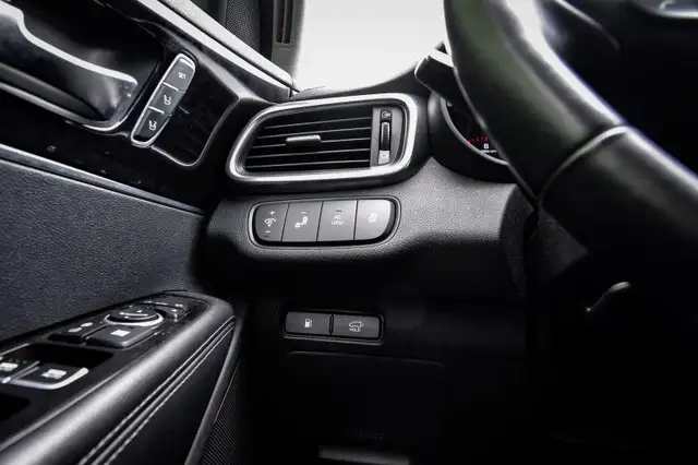 2018 Kia Sorento EX V6 • HEATED LEATHER • PREM. AUDIO • CP/AA dans Autos et camions dans Kingston - Image 15