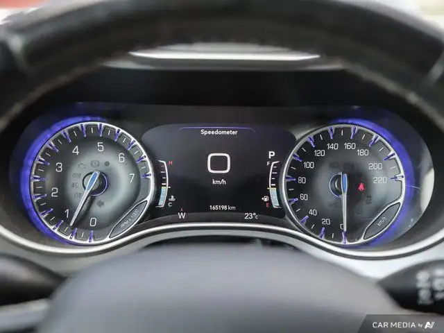 2018 Chrysler Pacifica Touring-L Plus | Apple CarPlay | Leather in Cars & Trucks in London - Image 19