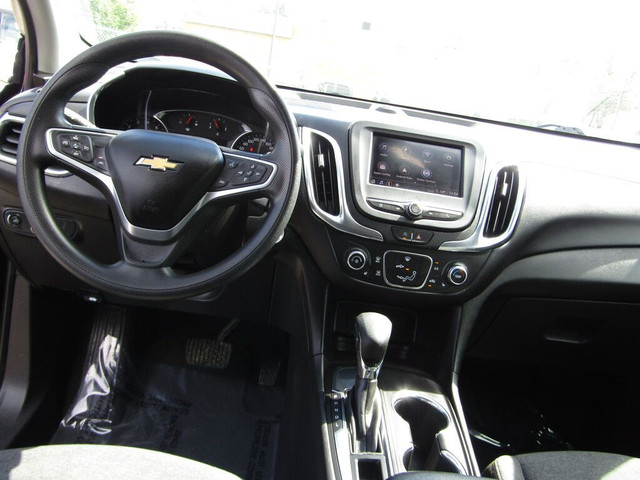 2022 Chevrolet Equinox LT w-1LT CARPLAY NAVI/B.CAM/NEW TIRES/WAR in Cars & Trucks in Calgary - Image 2