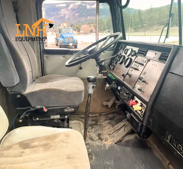 1990 Kenworth T450 Compressor Truck in Heavy Trucks in Vernon - Image 13
