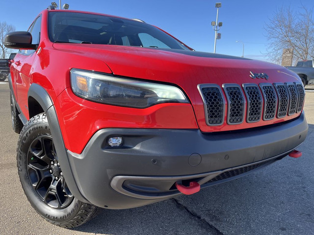 2019 Jeep Cherokee Trailhawk ELITE | NAV | SUNROOF | TOW | TECH  in Cars & Trucks in Edmonton - Image 2