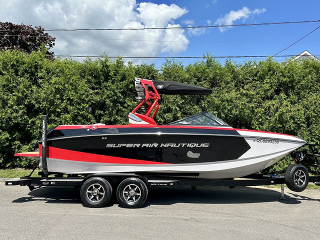 2013 SUPER AIR NAUTIQUE G23 360 HEURES *** AUCUNE TAXES *** in Powerboats & Motorboats in Laval / North Shore