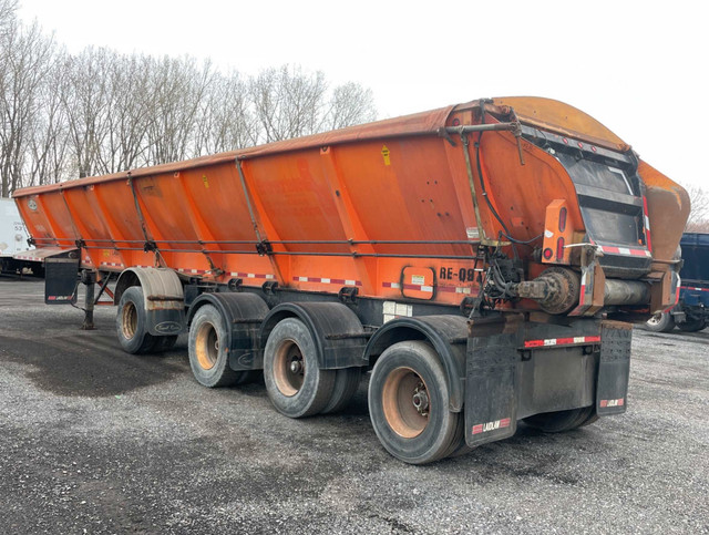 2009 Trout River 48 ft / 4 Axles / Live Bottom Belt Trailer in Heavy Equipment in Barrie - Image 2