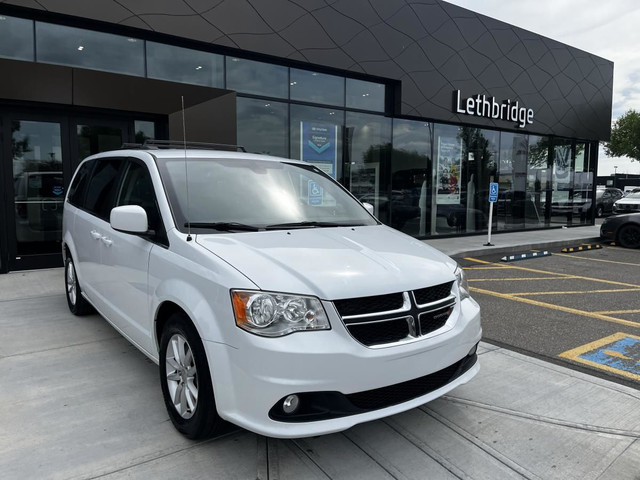 Dodge Grand Caravan Sxt Premium Plus 2019 in Cars & Trucks in Lethbridge - Image 2
