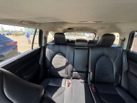 Sunroof, Power Liftgate, Blind Spot Detection, Synthetic Leather Seats, Heated Seats! Experience pre... (image 5)