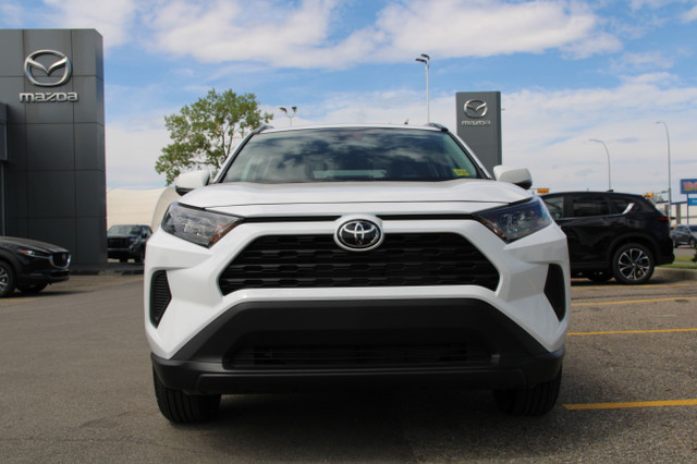 2025 Toyota RAV4 Hybrid LE AWD W/ BLIND SPOT in Cars & Trucks in Calgary - Image 4