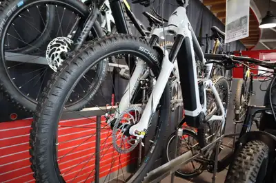 SAVE $2800 NOW! MSRP $7,799++ OVERVIEW ON THE HEELS OF THE PRO-LEVEL AM 4, THIS EMTB IS NOT OUT OF C...