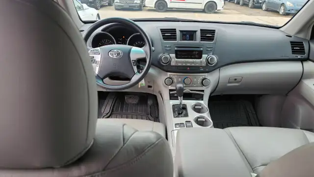 2013 Toyota Highlander 4WD 4dr in Cars & Trucks in Oakville / Halton Region - Image 28