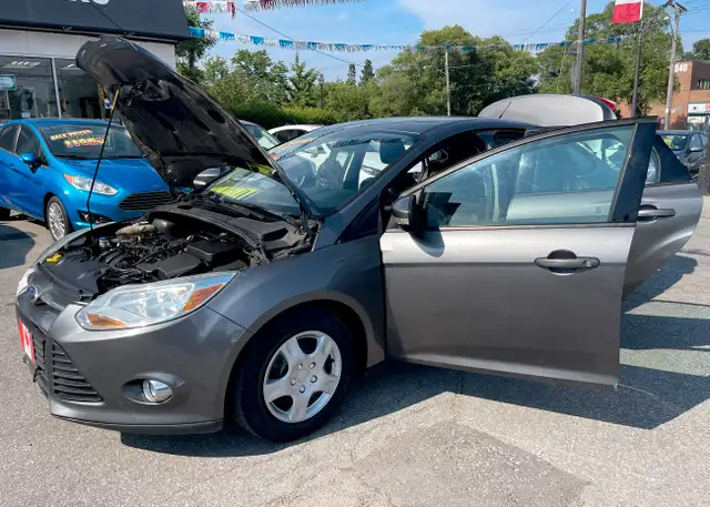 2012 Ford Focus SE SEDAN PWR GROUP AIR CO 2 SET WHEELS....LOW KM in Cars & Trucks in City of Toronto - Image 19