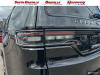 Apple Carplay / Android Auto, Clean CarFax, No Accidents, Low Kms, 4WD, Diamond Black Crystal Pearl... (image 7)