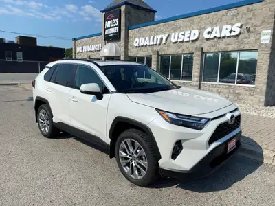 2022 Toyota RAV4 XLE - In White - All Wheel Drive - Touch screen - Backup camera - Premium leather -...