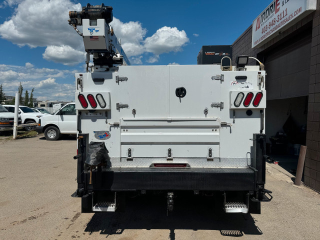 2017 Ford F-550 XLT DRW REG CAB SERVICE TRUCK in Cars & Trucks in Calgary - Image 4