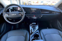 Sunroof, Wireless Phone Charger, Uvo, Push Button Start, Blind Spot Detection, Satellite Radio, Clot... (image 4)