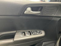 // JAMAIS ACCIDENTÉ! // // UN SEUL PROPRIÉTAIRE // Le Kia Sportage 2018 LX**MAGS**CAMERA RECUL**A/C*... (image 9)