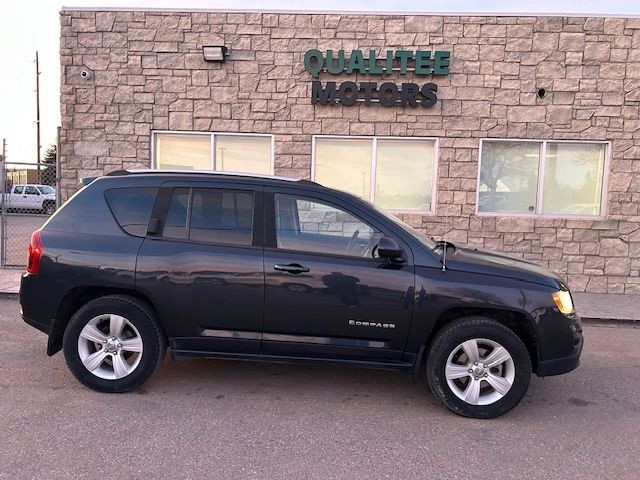 2015 Jeep Compass 4WD 4dr North in Cars & Trucks in Calgary - Image 4