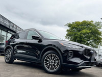 Ford Escape Plug-in Hybrid (PHEV) - Agate Black Metallic Exterior on Black Interior - Carfax Verifie... (image 6)