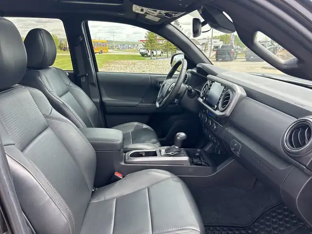 2022 Toyota Tacoma TRD Off Road Premium in Cars & Trucks in Calgary - Image 15