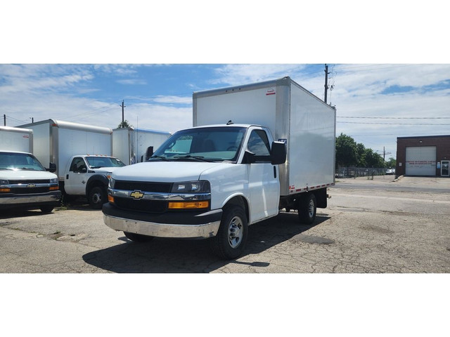 2020 GMC Savana Van G3500 - 12Ft Box - 6.0LV8 Gasoline - Pull Ou in Cars & Trucks in City of Toronto - Image 3