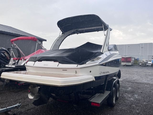 2015 REGAL 2550 V8 Mercruiser V8 in Powerboats & Motorboats in Lac-Saint-Jean - Image 3