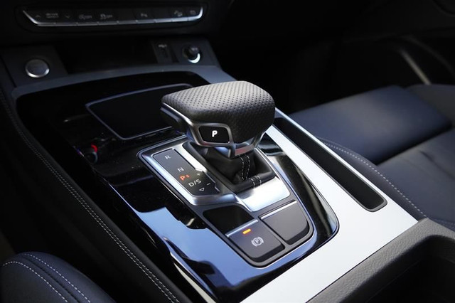 2024 Audi Q5 Progressiv 45 TFSI quattro 7sp S Tronic dans Autos et camions  à Calgary - Image 4