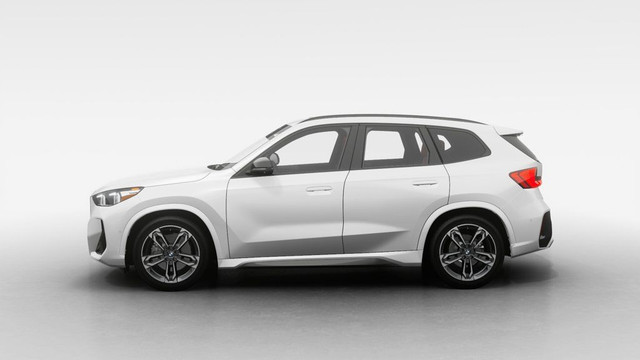2025 BMW X1 xDrive28i | M Sport | 3 ans Entretien Inclus in Cars & Trucks in City of Montréal - Image 4