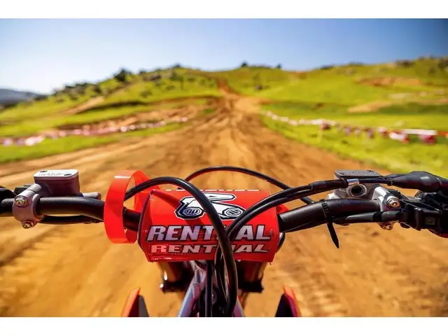 2025 Honda CRF450RWE in Dirt Bikes & Motocross in Laval / North Shore - Image 6