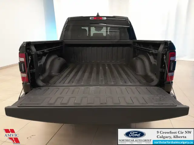 2022 Ram 1500 Rebel REBEL NIGHT EDITION - HEATED LEATHER SEATS - dans Autos et camions dans Calgary - Image 10