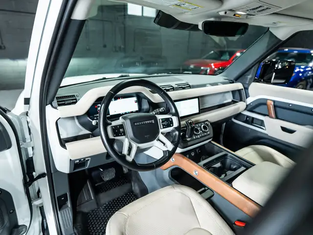 2023 Land Rover Defender 110 SE/PANO/360 CAM/MERIDIAN/CARPLAY/CL in Cars & Trucks in Mississauga / Peel Region - Image 20