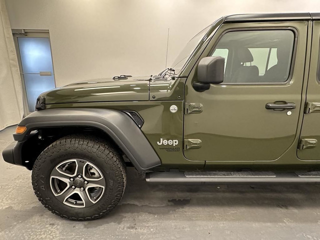 2021 Jeep Wrangler Unlimited Sport 2.0L - Technology Pkg - He... in Cars & Trucks in Lethbridge - Image 2