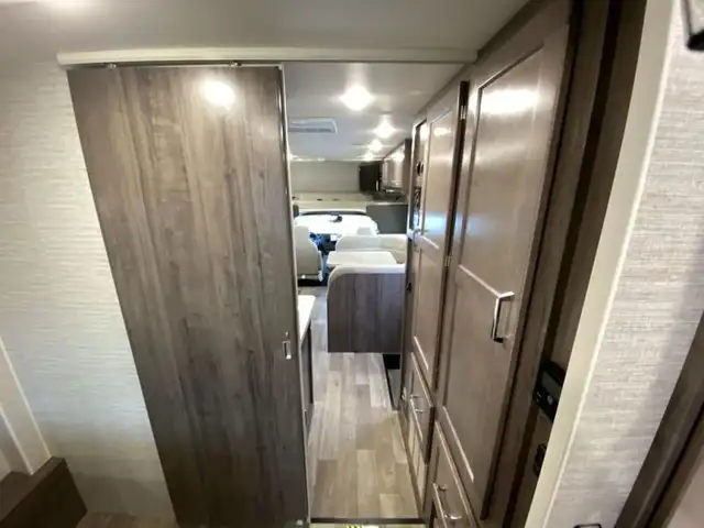 2025 Winnebago Minnie Winnie 26T in RVs & Motorhomes in Abbotsford - Image 13