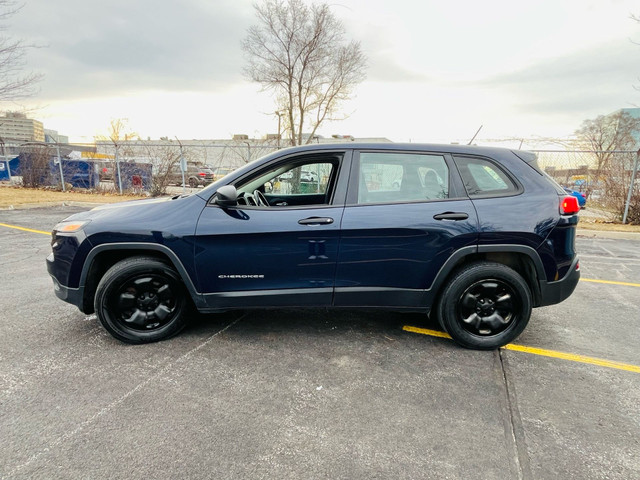 2016 Jeep Cherokee 4WD 4dr Sport in Cars & Trucks in City of Toronto - Image 2