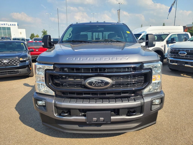 2022 Ford F-350 SUPER DUTY XLT | BLACK APPEARANCE PACKAGE | 8 FO in Cars & Trucks in Strathcona County - Image 2