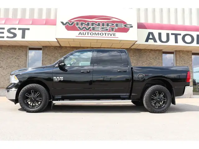 2022 Ram 1500 Classic SLT LUXURY EDITION CREW 4X4, LOADED/LEATHE in Cars & Trucks in Winnipeg - Image 3